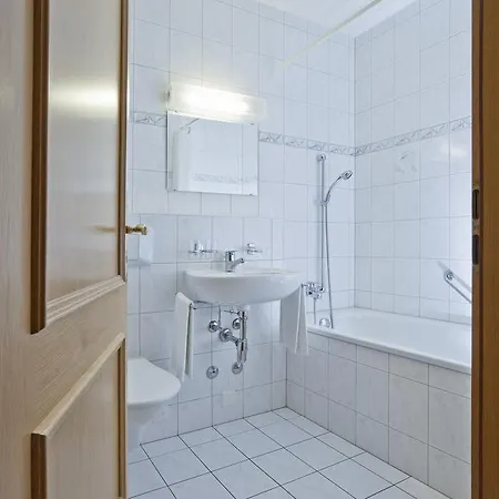 Les Naturelles Leukerbad Room photo