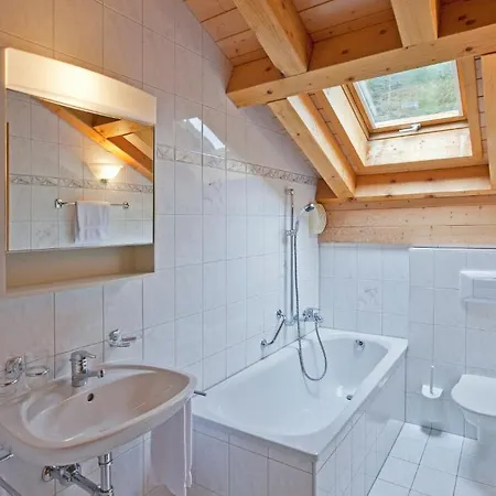 Les Naturelles Leukerbad Room photo